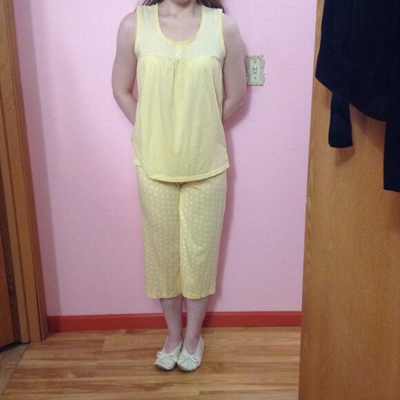Yellow Polka Dot Jersey Sleeveless Pajamas w. Capri Pants Set - Picture 1 of 2